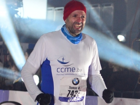 Thomas W. Stephan im Ziel beim Frankfurt Marathon