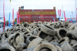 extrem-hindernislauf-strongman-run-2014-reifen