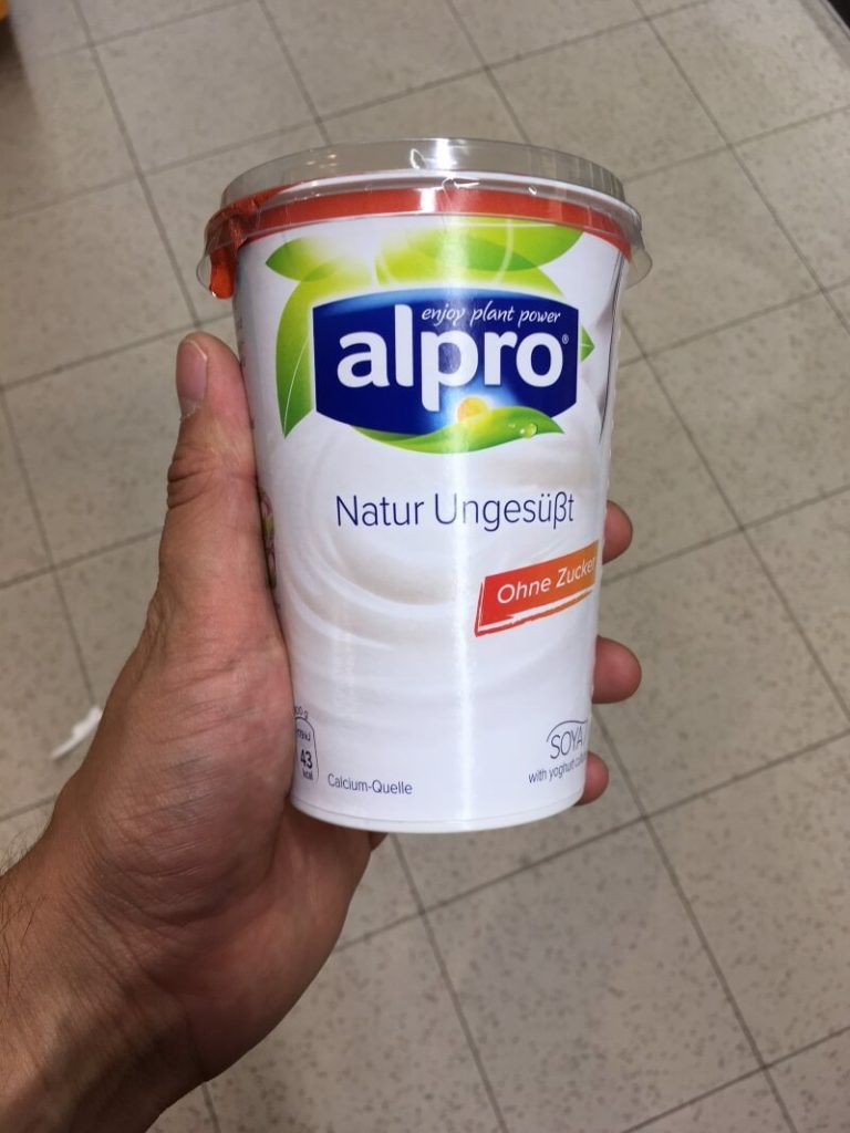 Alpro Soja Joghurtalternative Natur ungesüßt.